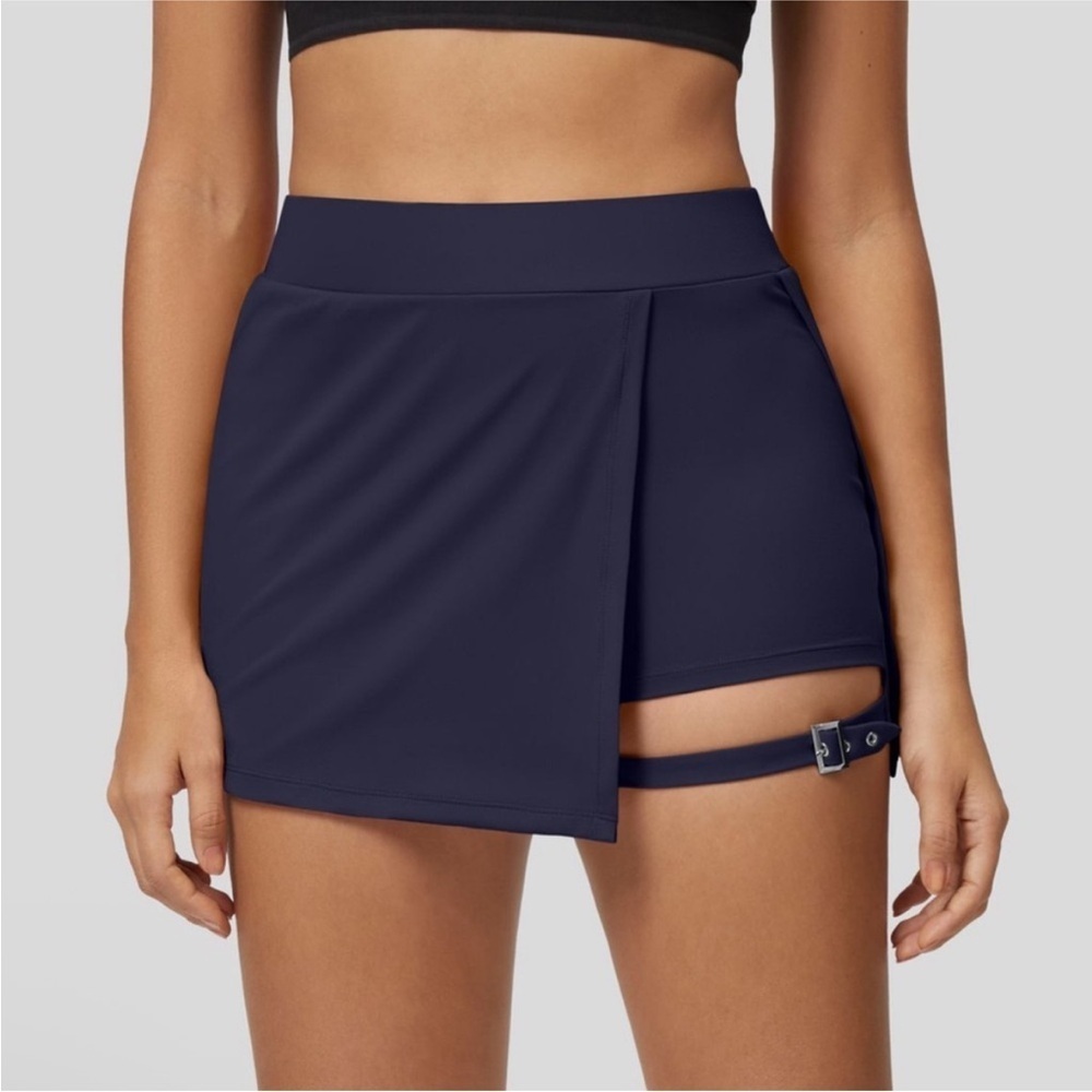 Halara High Waisted 2-in-1 Pocket Adjustable Leg Buckle Skirt NWT Medium Green - Picture 1 of 6